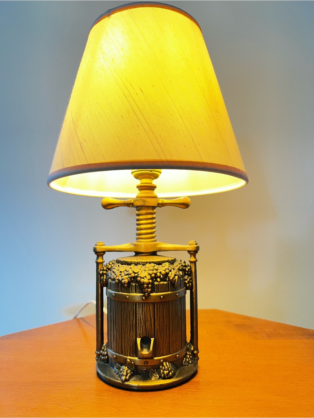 Vintage 1960’s Stiffel Bronze Old Wine Press Small Table Lamp